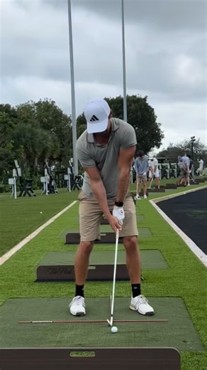 🏌🏽 • • • #golf #golfer #golfing #instagolf #golfswing #practice #drivingrange #golfcourse #golfers #golflife #southflorida #florida #golfshot | Mike Wolf