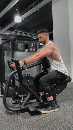 Row Machine - Precor