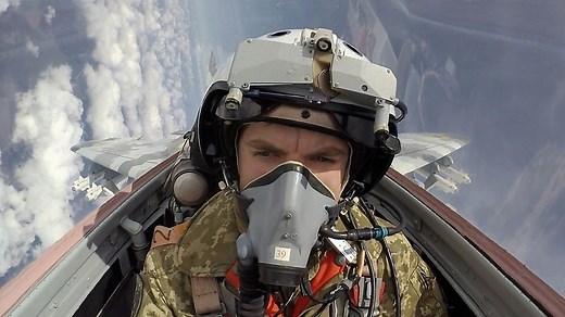 巡航ミサイルを迎撃するウクライナ空軍パイロット、任務の重圧を語る - BBCニュース