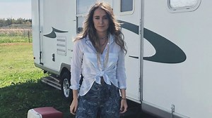 Country star Lainey Wilson shares what life was like when she lived in a camper