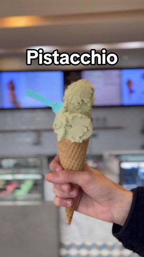 PIS-TA-CCHIO 🍦! En Freddo desarrollamos una receta única, utilizando sólo los mejores ingredientes seleccionados y siguiendo nuestra tradición italiana para nuestro sabor Pistacchio. #Helado #Freddo #Pistacho #Viral #ParaTi