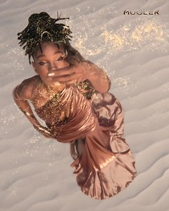 💫 Create the EXTRAORDINARY | Introducing the new Eau de Parfum by Mugler, ALIEN GODDESS. A devine floral oriental and woody scent that is a sacred promise of feminity and hope. #AlienGoddess #Mugler | Mugler