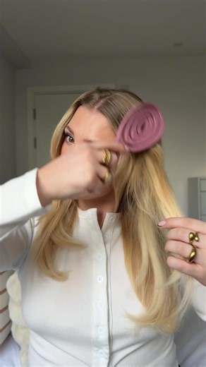 73K views · 301 reactions | Haarstruktur glätten. Volumen verleihen....