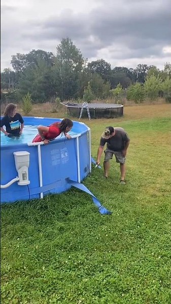 This Dad’s Wild Pool Goodbye 😱