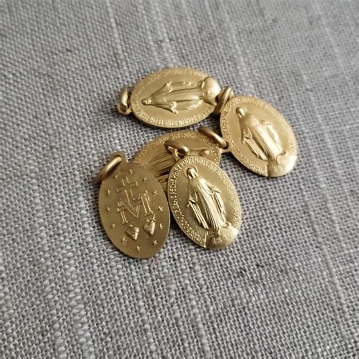 5 New French Small Miraculous Medals. Dark Gold Covered Brass. Made in France. Our Lady of Grace. Catholic. Religious. 23mm. - Etsy