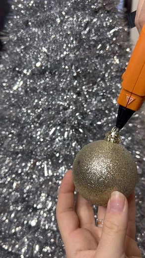 1.6M views · 38K reactions | Reposting my favorite DIY from 2022! Would you make this?! #Christmas #christmas2025 #christmasdecor #ChristmasDIY | Lexi DIY | Facebook