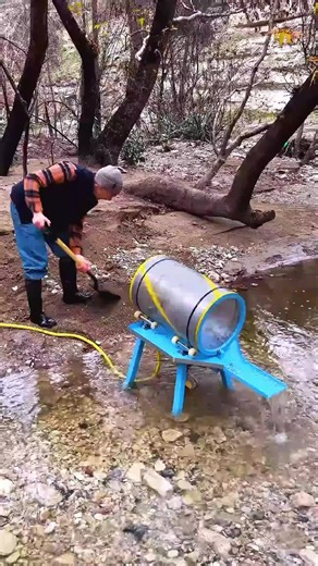 DIY Machine That Detects Real Gold in River Sand