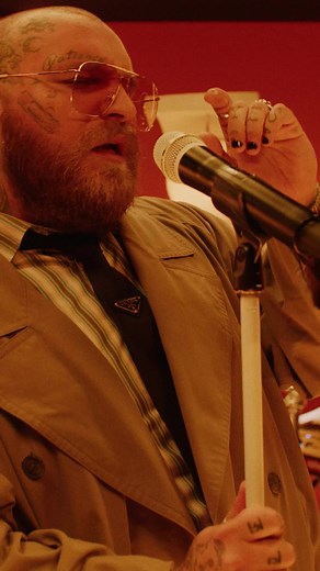 🌟 Teddy Swims' soulful voice and heartfelt lyrics will transport you to a state of tranquility. 🌄 Take a break from the chaos of the world and let "Loose Control" be your escape. 🎤 Teddy Swims | Warner Music Africa