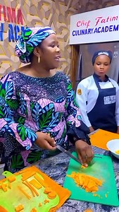 KNIFE SKILLS WITH THE PROFESSIONAL STUDENT CHEF. JOIN OUR BASIC CLASSES INFORMATION BELOW 👇 👇👇 : CHEF FATIMA & BREKETE FAMILY BRING TO U : CHEF FATIMA PASTRY & BAKERY MAY in Abj Date: 26 to 30 May Fee 50,000 Time 10am to 2pm : CHEF FATIMA RESTAURANT & CATERING TRAINING WITH SALLAH FREE MENU ABJ Date:2 to 6JUNE Fee:50,000 Time:10 to 3pm : ACCT:Chef Fatima Nig Ltd 0454713902 Gtb, bring ur tela or pay at the venue : Venue: Flat7 SAY PLAZA Opp Utako Market ABJ : WE OFFER PROFESSIONAL COURSES FOR 