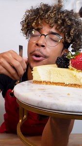 Everything Just Baked ! | YOU GOT CHEESECAKE FACTORY AT HOMEEEE😤😤😤 Seriously the BEST Cheesecake ever. I’m so confident that if you hate it, you can slap me😭😂... | Instagram