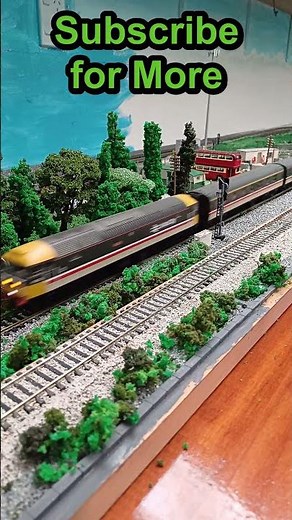 Bachmann Branchline 31-651 Class 47 47612 'Titan' in Intercity Livery #train