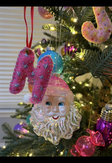 The tree is up and it’s so fun seeing these felt ornaments up on the tree ! Love these customized additions to the tree ! I will be making more tutorials on the beading because lots of people are asking so stay tuned ! #christmasornament #feltornaments #beadedfeltornaments #nostalgicchristmas #christmascrafts @King of Christmas @Amazon @Anthropologie @target @Michaels Stores