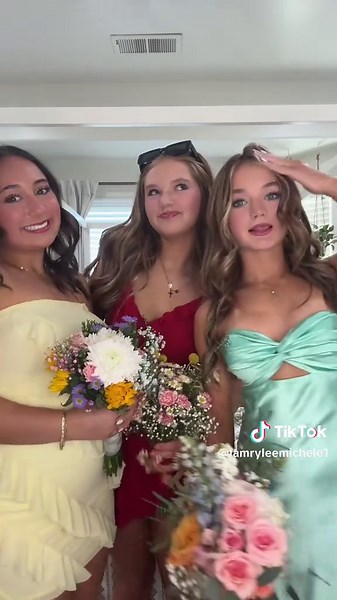 Creative Prom Outfit Change Ideas with Friends