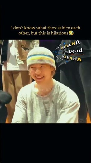 Bir-birlərinə nə dediklərini bilmirəm, amma bu, çox gülməlidir! 😂 #jimin #jhope @BTS