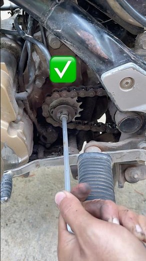 installing the front sprocket on a satria f, super easy! 🔧 #shorts #shortvideo #viral #trending