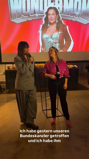 Ab heute gibt’s den neuen Podcast WONDERMOM mit @nataschaochsenknecht -und egal ob Promi oder Politiker, es bleibt niemand verschont. Also hört gerne rein ;)) #podcast @bluesparrow_pr #nataschaochsenknecht @drbinh | Regina Halmich