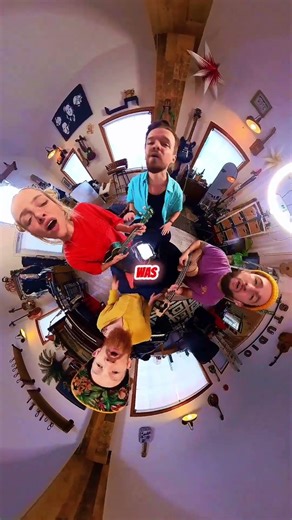 You know what they say about big heads?!……big touqes! 😂 🍁 Afraid of Heights!