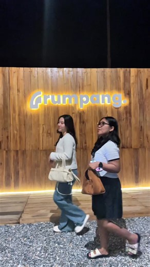 Jims Honey Sultra on Instagram: "Gaya tak pernah berhenti😍 Jims Honey hadirkan Rachel bag dan Lume bag, tas fashion yang bikin kamu tampil beda 💖 Cocok banget buat ladies yang suka ekspos di dunia fashion🫶🤩 karna Kamu berhak menampilkan yan terbaik 🥰 You Deserve The Best🥰✨"