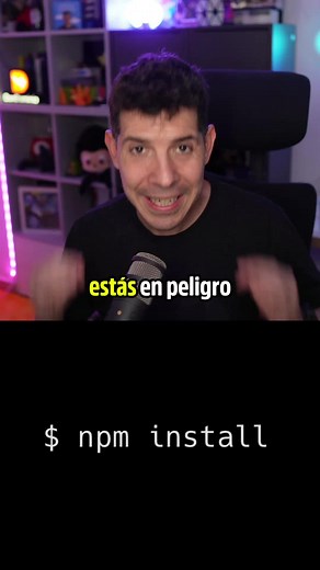 Si estás usando npm install, estás en peligro. ¡Así de crudo te lo cuento para que reacciones! Ayer se comprometieron paquetes de TanStack en npm. De las bibliotecas más usadas en el mundo JavaScript. Y de ahí saltó a Mistral, OpenSearch, UiPath, PyPI... Porque muchos ataques no necesitan que importes nada. Basta con una instalación para infectarte. ¿Cómo? Colando scripts como preinstall o postinstall que se ejecutan durante la instalación. Lo importante es que tiene solución: ① Usa pnpm 11 Vien
