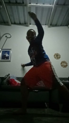 Hola don Pepito Hola don José paso usted por mi casa por su casa yo pasé