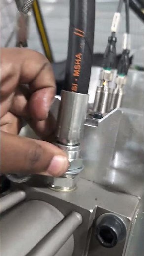 hydraulic line maintenance