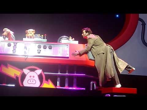 Pigs In Space - Muppets & Dr Who Crossover with David Tennant - Muppets Take The O2 - Full Sketch