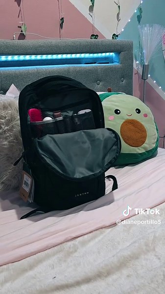 PACK MY BACKPACK WITH ME♡♡☆☆ Follow for more vids♡♡ #backtoschool2025 #backtoschoolcheck #school #packmybag #fypシ #schoollife #fyp