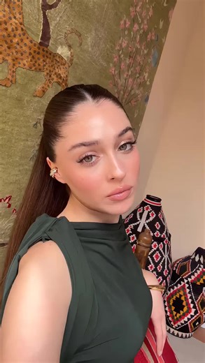 Cemre Baysel: Exploring Beauty Trends