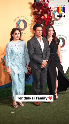 @sachintendulkar with family ❤️ #bollywindow #trending #viral #sachintendulkar #family | Bolly Window