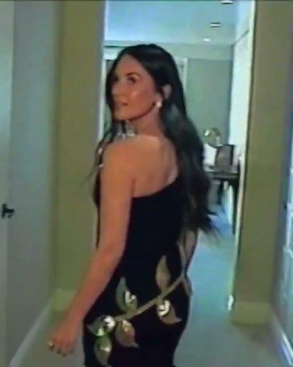 Olivia Munn Sexy
