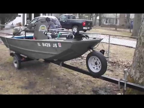 Unusual 14' Grumman Center Console Jon Boat