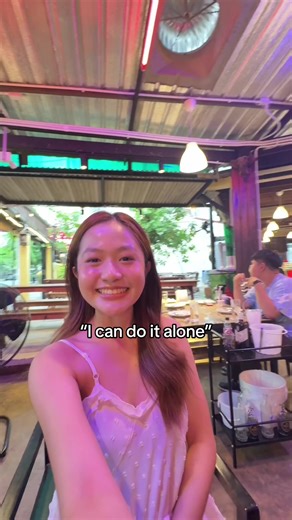 The Complexity of Independence in Relationships