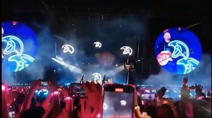 73K views · 4.9K reactions | «Humankind» en vivo desde México  ️朗 Este vídeo los va a transportar de regreso a los conciertos que sucedieron en nuestro país hace apenas un mes. Las tomas son del estadio BBVA en Monterrey, Akron en Guadalajara y del Foro Sol en CDMX. Créditos y edición aquí: https://youtu.be/AtAGje1-ERU #HerMyloXyloto | A Message to Paradise | Facebook