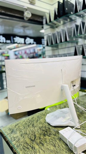 Samsung curve Monitor 32” 2k open box only.