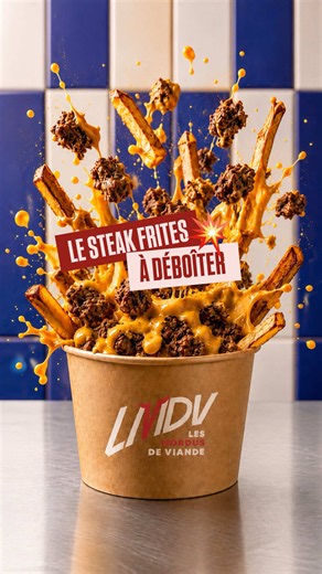 Un délicieux steak haché sur place par nos butcher dans de la basse côte, des frites croustillantes, du beurre fondu et du fromage. Le bonheur en boîte. 📍92 avenue Michelet 93400 Saint-Ouen 📍38 avenue Gambetta 93170 Bagnolet ⌚️Jusqu'à 2h du matin en semaine et 4h le week-end #boucheriehal #lesmordusdeviande