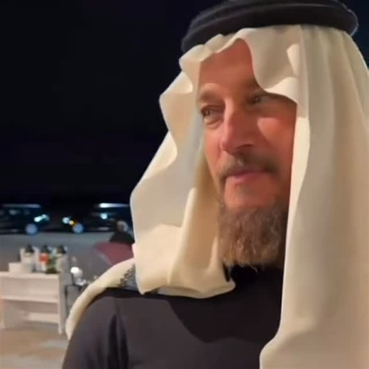 @travis_fimmel_fanpage_dk on Instagram: "Repost; ALTS 🇮🇹 Travis Fimmel ❣️🫦 #travisfimmel #saudia #dune #travisfimmelfanpage"