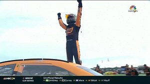 Kurt Busch holds off little brother Kyle Busch to WIN at Atlanta Motor Speedway! | NASCAR on FOX