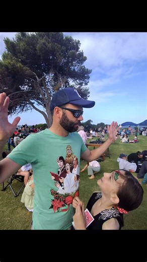 Tim Raymond Magic on Instagram: "That's Gypsy magic! 😂🎩 #magic #magicmoments #streetmagic #cardmagic #magical"