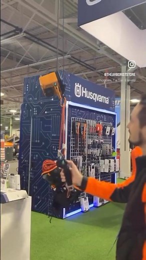 Effortless Tree Climbing with Husqvarna Skylotec Power Ascender!