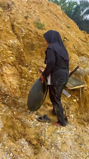 Searching for Gold: Panning Techniques and Tips