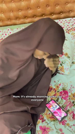 @harphsynarh on Instagram: "Y’all It is not always Me!!😩😩 What’s your favorite African mother line🙃😹😹?? Nvm mama My new year resolution to avoid breaking plates loading 😂😂 coz atleast I have my @vivaplusdetergent with me 🤍💚 all the way #fypシ #harphsynarh #endlessjourneys"