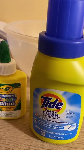 making slime with stuff from dollar tree! #BombPopAwards #TubiTaughtMe #AsSceneOnTubi #slime #PrimeDayDealsDance #slimesbytaya