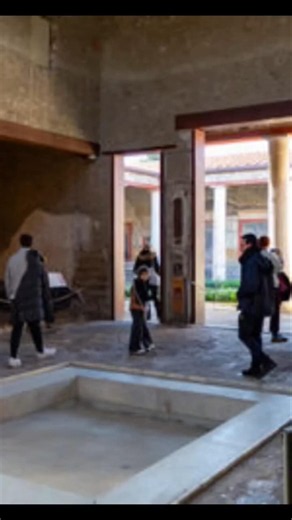 Pompeii, Italy 🇮🇹Ancient streets, Roman ruins, and the city frozen in time for nearly 2,000 years.