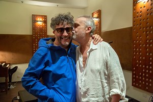 416K views · 10K reactions | La versión de "El tiempo es veloz" con Fito Paez que cierra Lebón & Co es un lujo que tuve la suerte de darme en este disco con amigos. Gracias querido por tus palabras y tu arte ¡sos único! . . .  Rodrigo Alonso #LebonyCo #Amigos #FitoPaez #NuevoAlbum Sony Music Argentina | David Lebón | Facebook