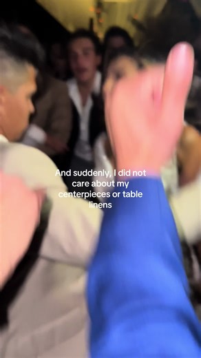 Memorable Wedding Moments: Centerpieces and Dance Highlights