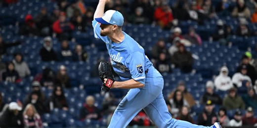 Dodgers sign RHP Stratton, option Miller