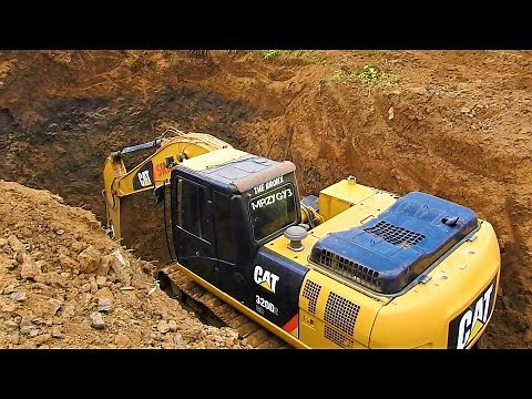 Excavator Deep Digging Bridge Foundation Construction CAT 320D