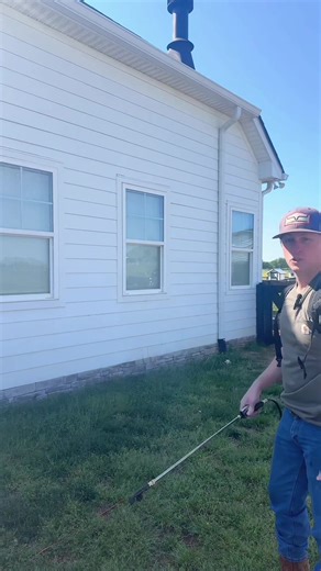 4 Gallon V Board Backpack Sprayer Review