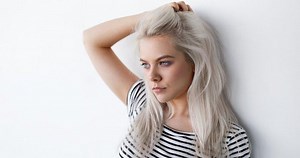 Velký test silver šamponů: Který vás dokáže zbavit žlutých podtónů?