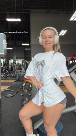 leg day hair 🤠 #legday #workoutsplit #wellness #bodybuilding #gym